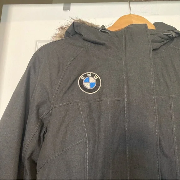 The North Face Coat- super warm, fun BMW logo embroidered, size small - Picture 6 of 11